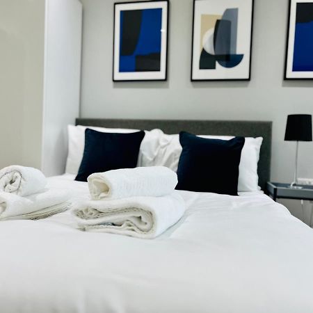 Lovely Studio Apartment With Free Parking Included! 맨체스터 외부 사진