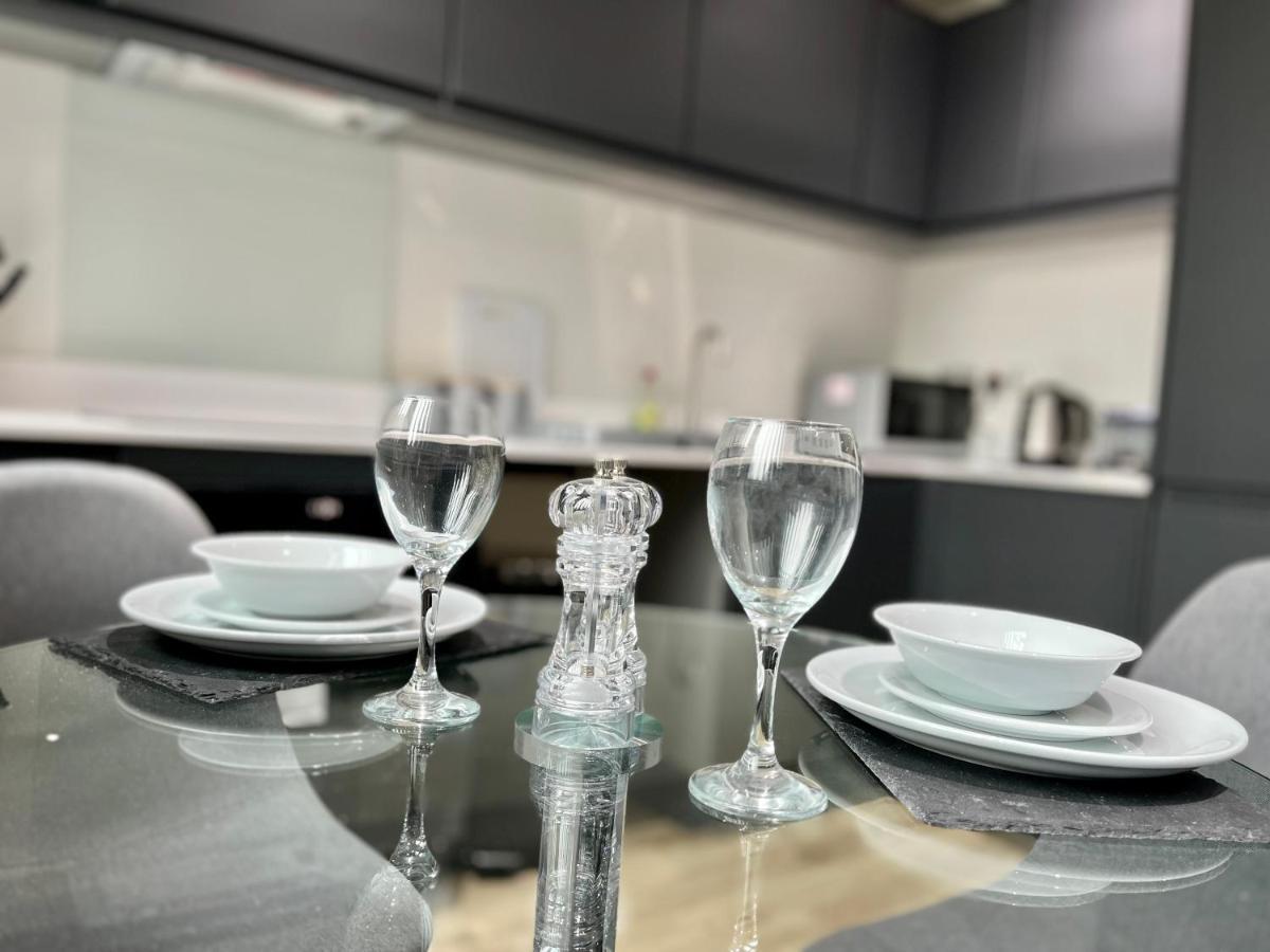 Lovely Studio Apartment With Free Parking Included! 맨체스터 외부 사진
