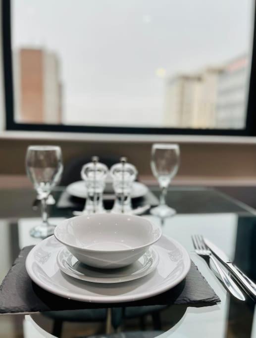 Lovely Studio Apartment With Free Parking Included! 맨체스터 외부 사진
