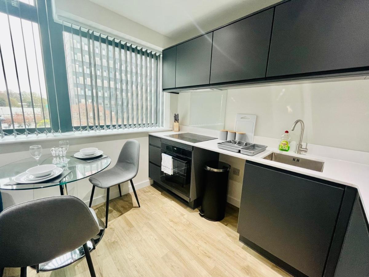 Lovely Studio Apartment With Free Parking Included! 맨체스터 외부 사진