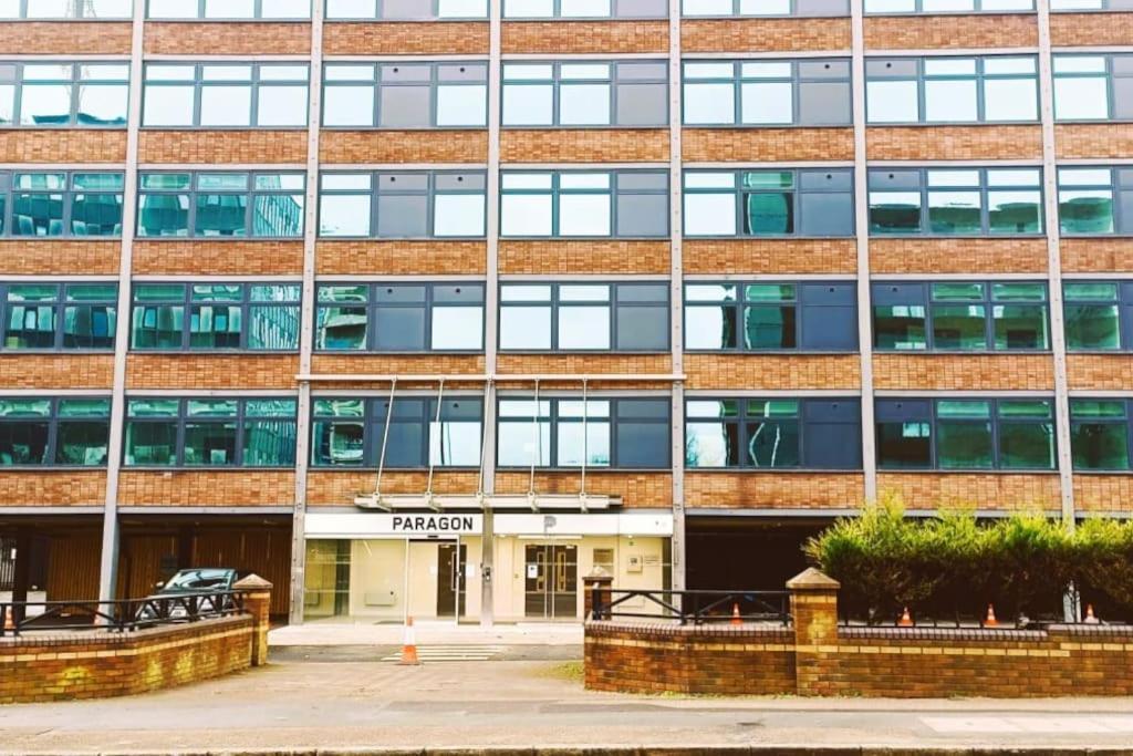 Lovely Studio Apartment With Free Parking Included! 맨체스터 외부 사진